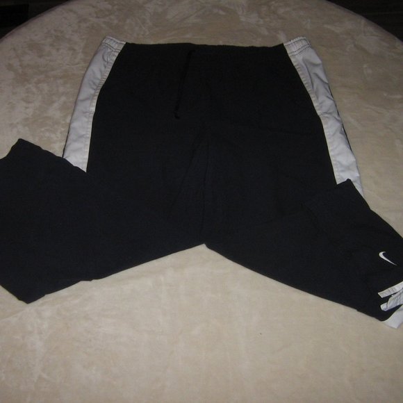 Nike Ladies Dark Blue And White Capri Pants - Picture 1 of 2
